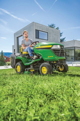 Zahradní traktor John Deere X350R (6)