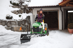 Zahradní traktor John Deere X350R (13)