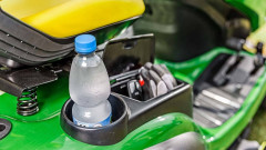 Zahradní traktor John Deere X167R (3)